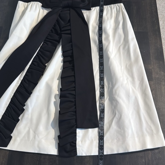 Alice + Olivia Y2K Black & White Ruffle Plunge Babydoll Cocktail Dress Bow - Picture 8 of 8